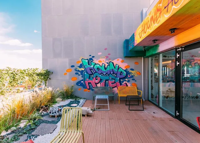 Hound Station Hotel 3*