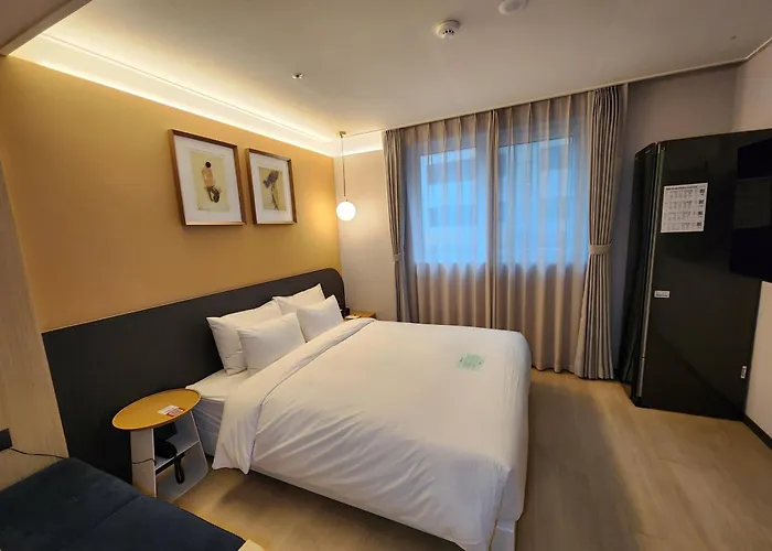 Hound Station 3* Pusan