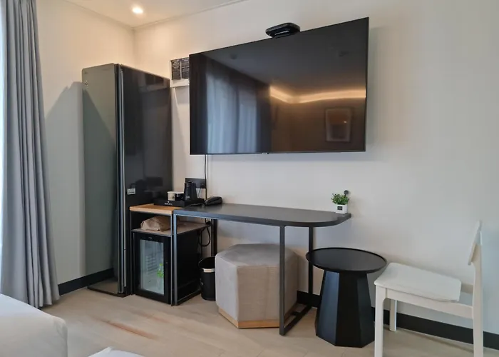 Hound Station 3* Pusan