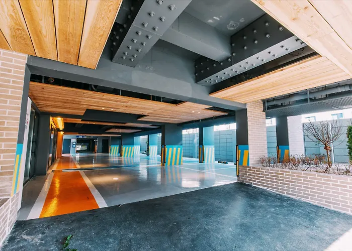 Hound Station Hotel